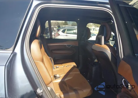 2021 Volvo Xc90 Recharge Plug-In Hybrid T8 Inscription Expression 7 Passenger from USA, damaged, VIN YV4BR0CK3M1742353